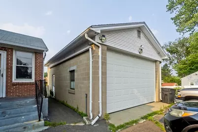 26 Grace St, Chicopee, MA 01020 - Photo 4