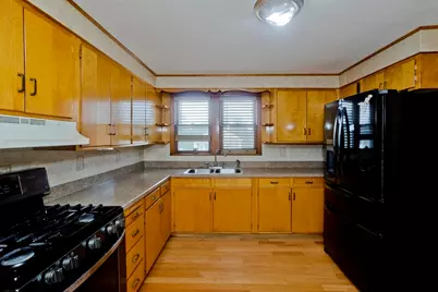 26 Grace St, Chicopee, MA 01020 - Photo 8