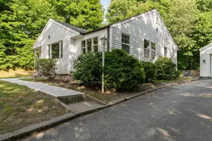 177 Hartford Ave E, Uxbridge, MA 01569 - Photo 2