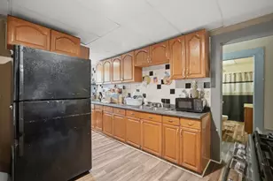 102-104 Cambridge St, Springfield, MA 01109 - Photo 12