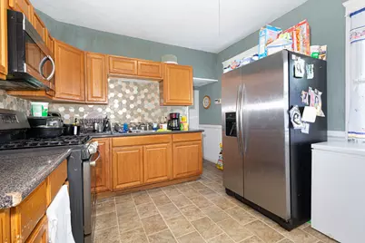 7 Clarence St, Worcester, MA 01610 - Photo 12