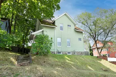 7 Clarence St, Worcester, MA 01610 - Photo 4