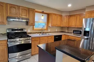 203 Buckley Blvd, Chicopee, MA 01020 - Photo 6