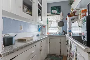 143 Division St, New Bedford, MA 02744 - Photo 16