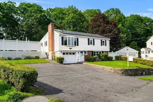 104 Spring View Dr, Lynn, MA 01904 - Photo 2