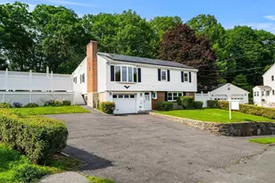 104 Spring View Dr, Lynn, MA 01904 - Photo 2