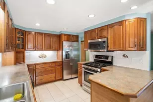 104 Spring View Dr, Lynn, MA 01904 - Photo 8