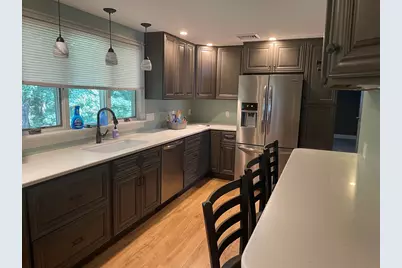10 Brenan St, Holyoke, MA 01040 - Photo 8