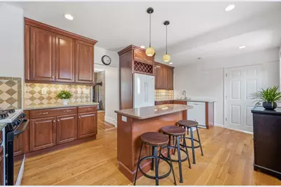 16 Linwood St, Holbrook, MA 02343 - Photo 4
