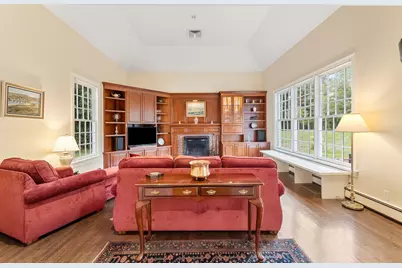 16 Longmeadow Rd, Milton, MA 02186 - Photo 10