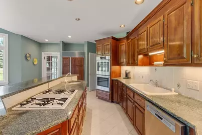16 Longmeadow Rd, Milton, MA 02186 - Photo 10