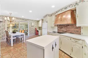208 Tanglewood Dr, Longmeadow, MA 01106 - Photo 8