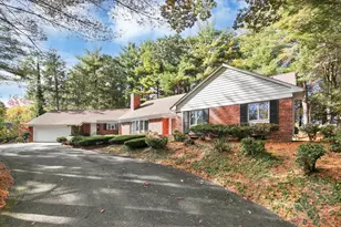 208 Tanglewood Dr, Longmeadow, MA 01106 - Photo 2