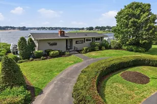 79 Edgewater Dr, Wareham, MA 02571 - Photo 2