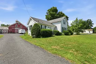 71 Chestnut St, Hatfield, MA 01038 - Photo 2
