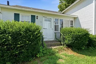 71 Chestnut St, Hatfield, MA 01038 - Photo 4
