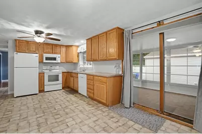 35 Park Forest Rd, Springfield, MA 01118 - Photo 4