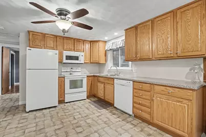 35 Park Forest Rd, Springfield, MA 01118 - Photo 6