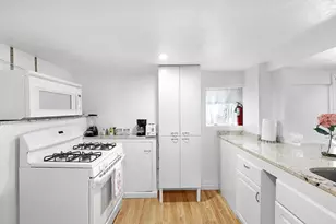 875 Granite St, Braintree, MA 02184 - Photo 2