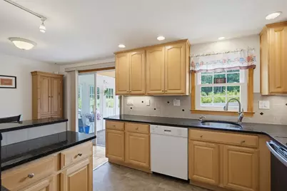 41 Castlewood Dr, Billerica, MA 01821 - Photo 8