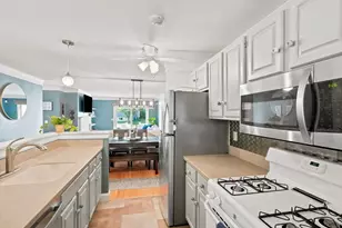 2 Chapman Pl, Leominster, MA 01453 - Photo 6