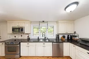 92 Brook St, Hudson, MA 01749 - Photo 12