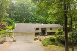 92 Brook St, Hudson, MA 01749 - Photo 2