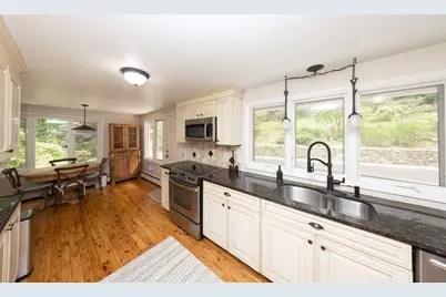 92 Brook St, Hudson, MA 01749 - Photo 14