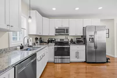 119 Bowler St, Lynn, MA 01904 - Photo 10