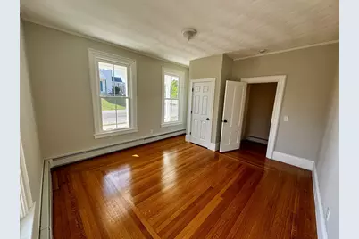 37 Oakes Ave, Southbridge, MA 01550 - Photo 8