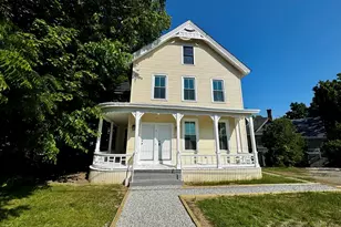 37 Oakes Ave, Southbridge, MA 01550 - Photo 2