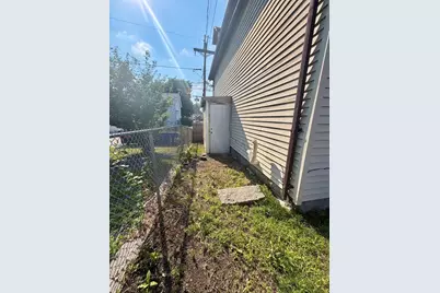 100 Melville St, Fall River, MA 02724 - Photo 16