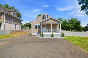 16 Park Pl, East Longmeadow, MA 01028 - Photo 2