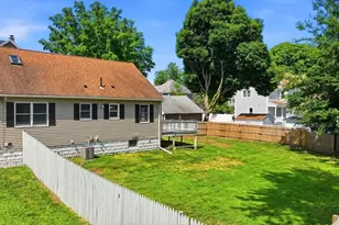 16 Park Pl, East Longmeadow, MA 01028 - Photo 32