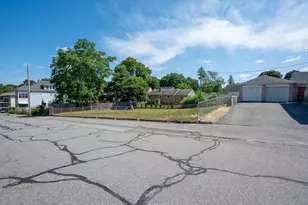 352 Daniels St, Fitchburg, MA 01420 - Photo 4