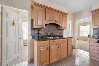 352 Daniels St, Fitchburg, MA 01420 - Photo 8