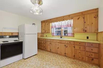 85 Bunker Hill Ave, Lowell, MA 01850 - Photo 4