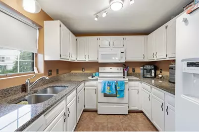 37 Grammont Road, Worcester, MA 01607 - Photo 14