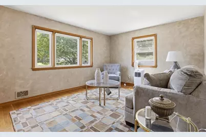2 Douglas, Lowell, MA 01852 - Photo 6