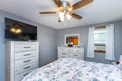 520 Jackson St, Methuen, MA 01844 - Photo 16