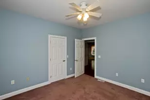 15 Avalon Pl, Agawam, MA 01030 - Photo 18