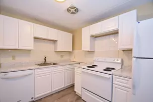 1105 Lexington St, Waltham, MA 02452 - Photo 4