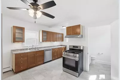 46 Arlington St, Lowell, MA 01854 - Photo 14