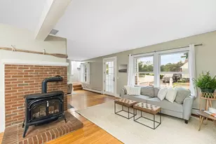 17 Hartz St, Gloucester, MA 01930 - Photo 6