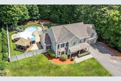 10 Lanes End, Stoughton, MA 02072 - Photo 2