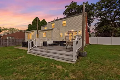 108 Fenway Dr, Springfield, MA 01109 - Photo 2