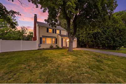 108 Fenway Dr, Springfield, MA 01109 - Photo 1