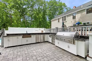 25 Turtle Ln, North Andover, MA 01845 - Photo 2