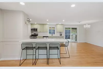 334 Rogers St, Lowell, MA 01852 - Photo 10