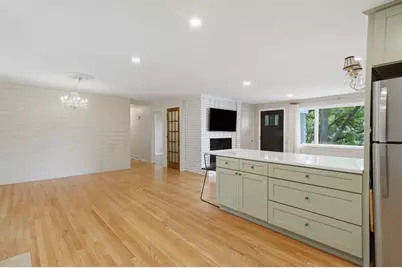334 Rogers St, Lowell, MA 01852 - Photo 6